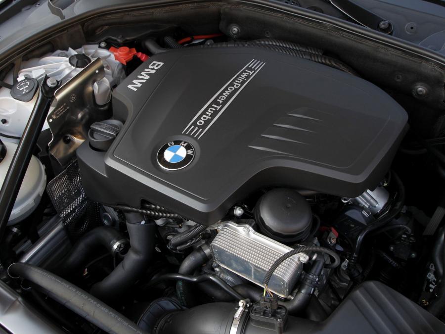  BMW 520i Touring 2011 года  (фото 2 из 6)